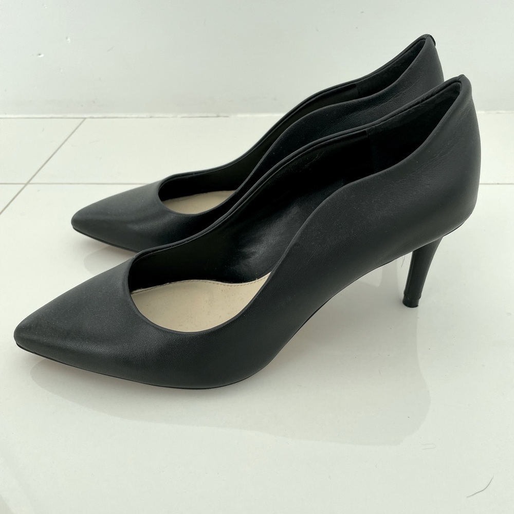 Vince Camuto Black Pumps